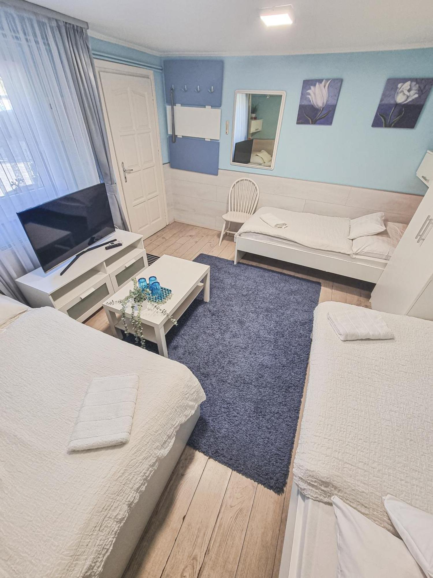 Szivarvany Panzio Szeged Exteriör bild